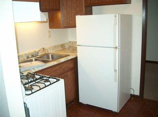 108 Locust St APT 49, Waverly, IA 50677