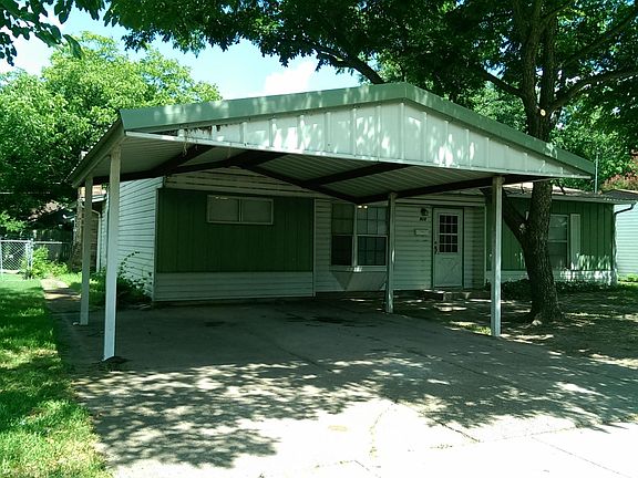 3rd image of 909 Indian Hills Dr