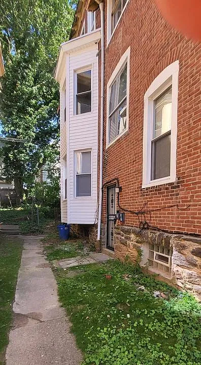 2 bed, 800 sqft, $1,400 — Photo 3