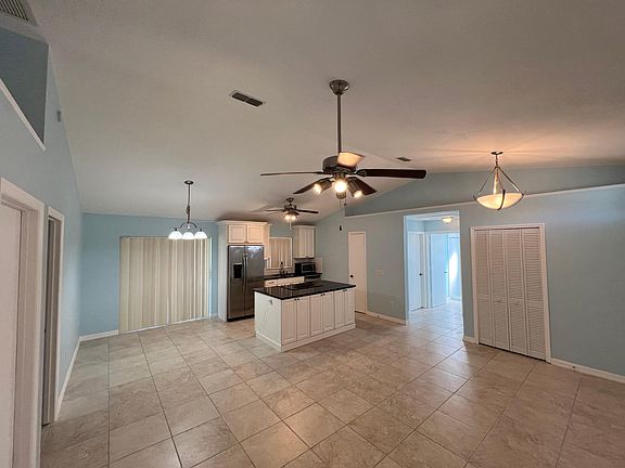 3rd image of 1423 Heather Glen Dr