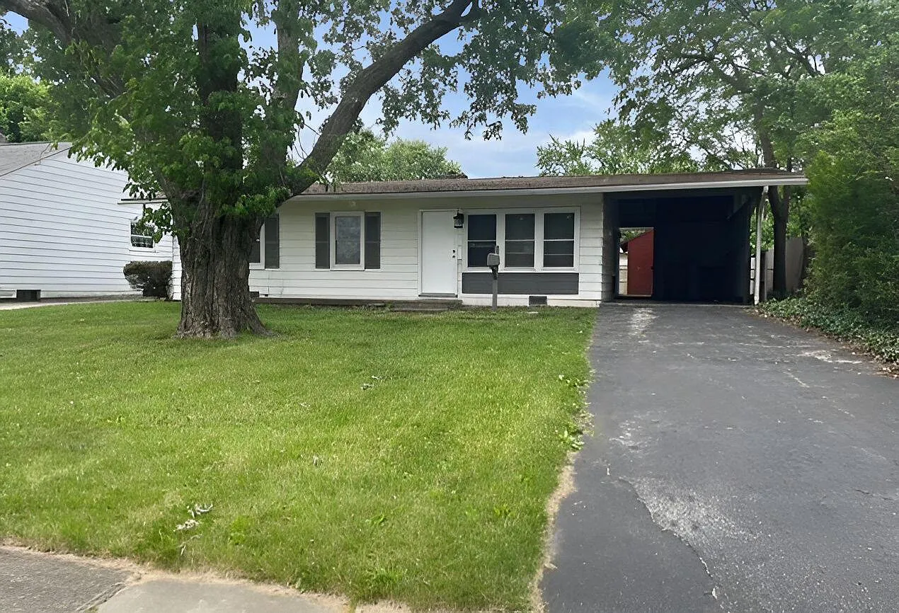 675 Georgian Dr photo 1