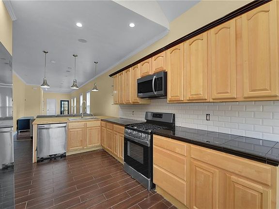5th image of 1855-1857 W 47th St