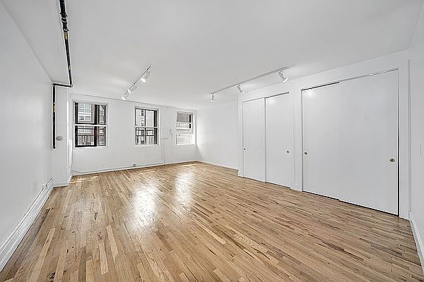 1st image of 359 Canal St #5