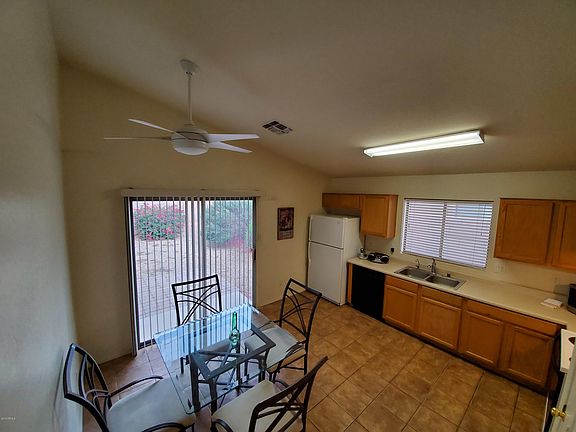 3rd image of 107 S 111th Pl