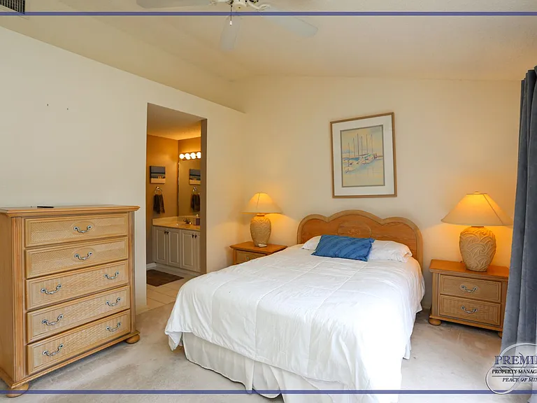 1044 Woodshire Ln #B203 — Photo 16