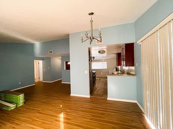 4th image of 9613 Hayvenhurst Ave