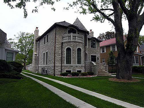 2nd image of 228 Linden Ave