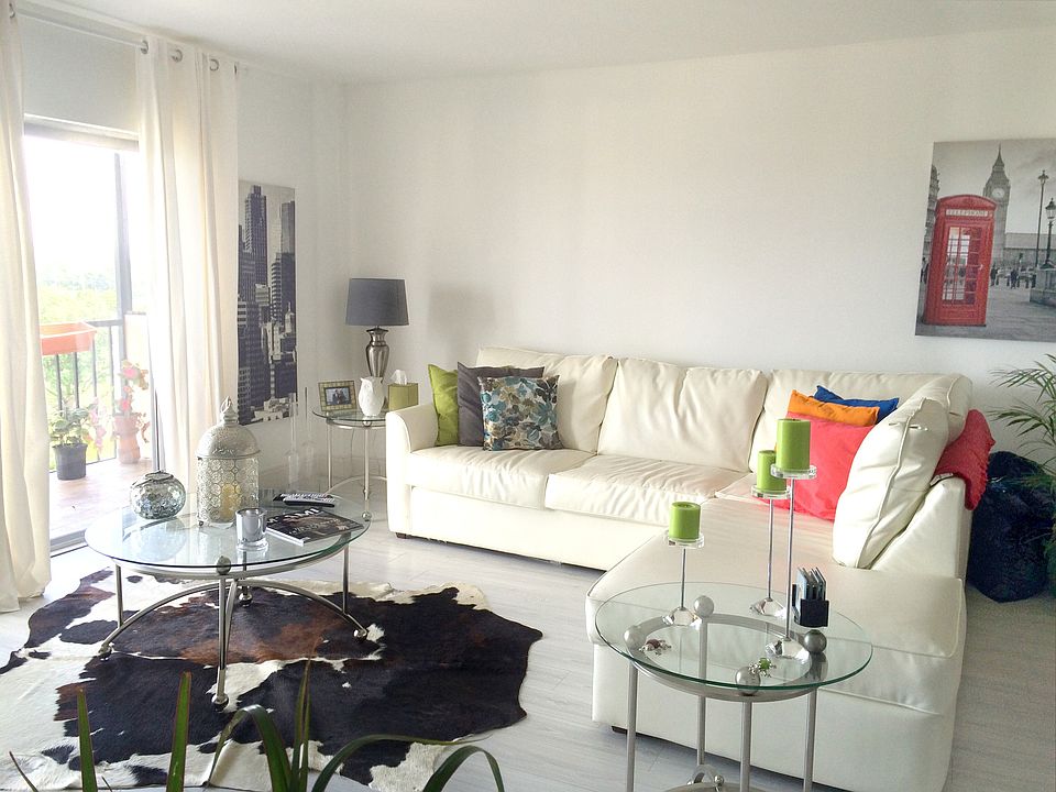 1st image of 4164 Inverrary Dr APT 911