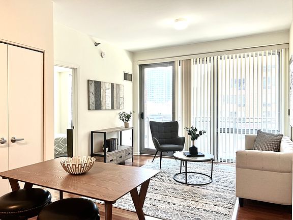4th image of 1 E 8th St #307