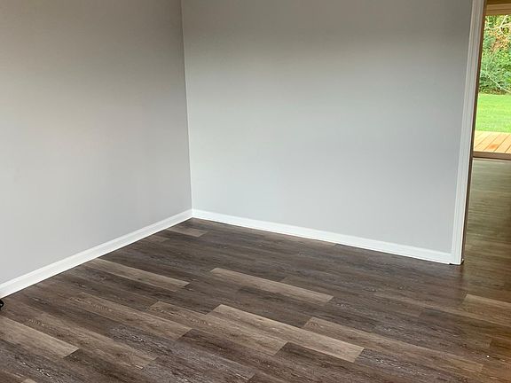 2nd image of 62 Saint Victors Ln