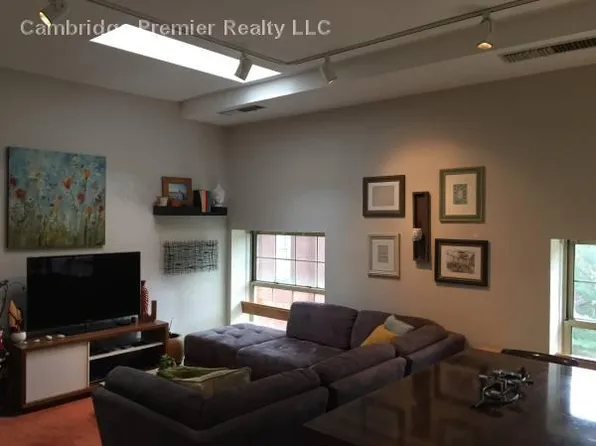 54 Forest St APT 412, Medford, MA 02155