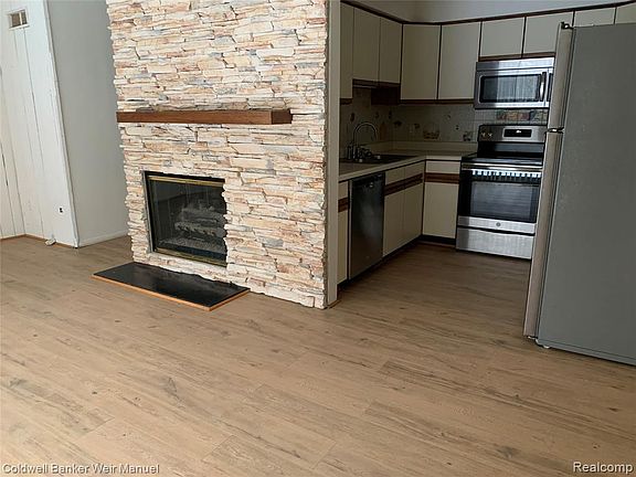 4th image of 5378 Breeze Hill Pl #544