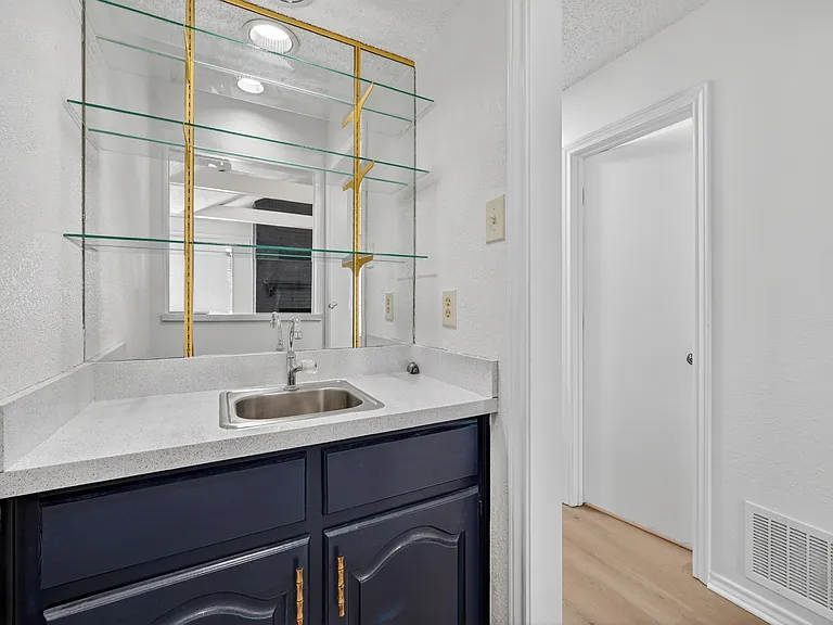4020 Saint Christopher Ln — Photo 4