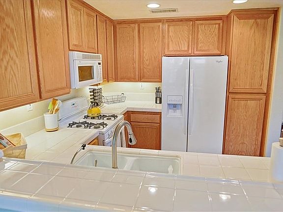 5th image of 28257 Canterbury Ct #124