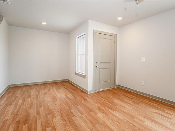 3rd image of 3426 SW Vel Mews #1