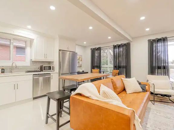 5th image of 2121 Madison Ave #1A