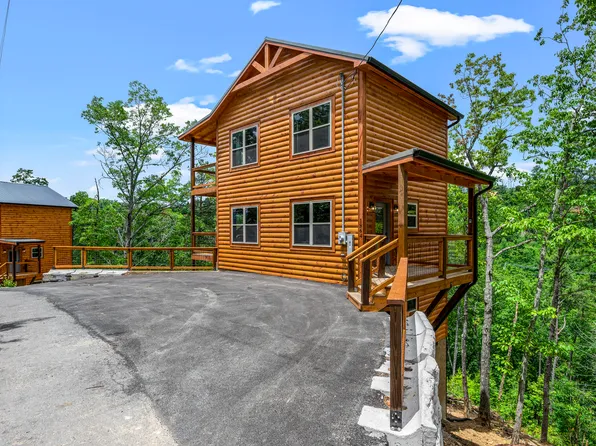 1864 Blue Tick Way, Sevierville, TN 37876