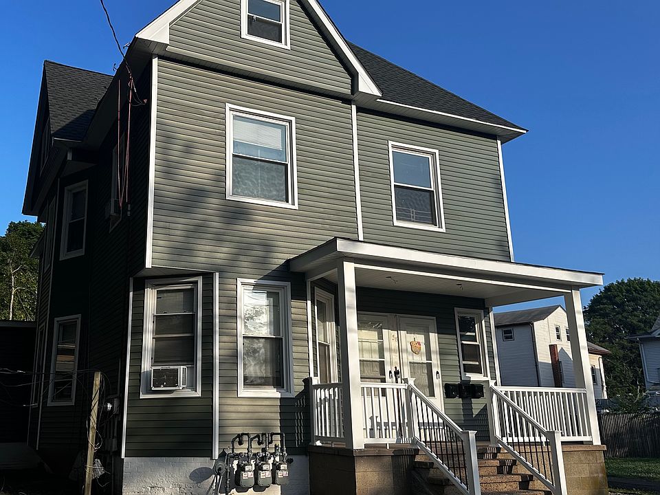 1st image of 138 Warren St #3