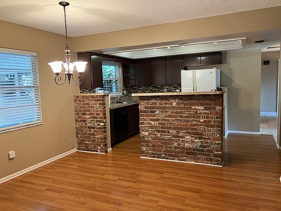 3rd image of 119 Shady Ct