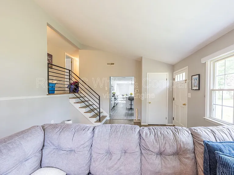 17 Dover Rd — Photo 8
