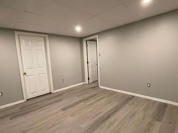 4th image of 64 Wolf Ave