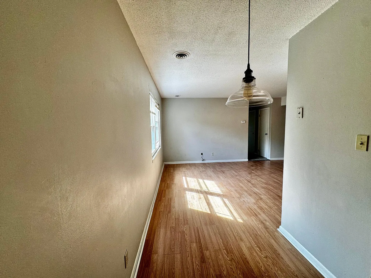 2 bed, 800 sqft, $750 — Photo 2