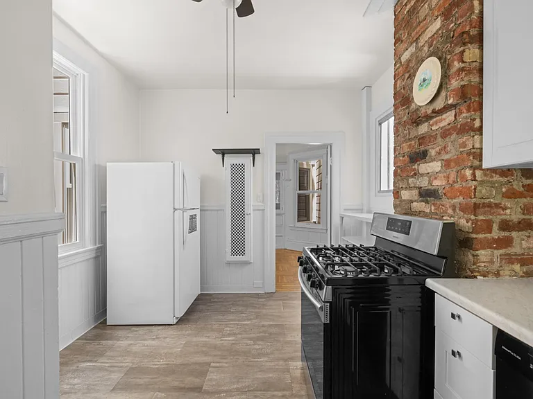 737 Waller St #737 — Photo 13