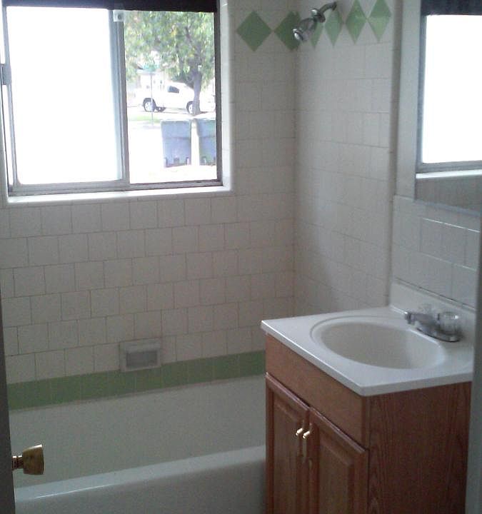 2nd image of 4069 McKenzie St