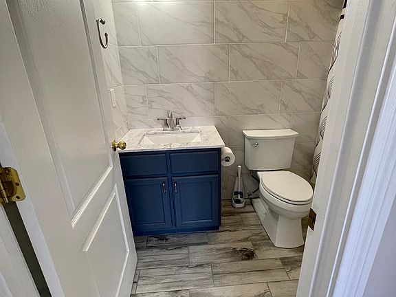 5th image of 731 Greensboro Way