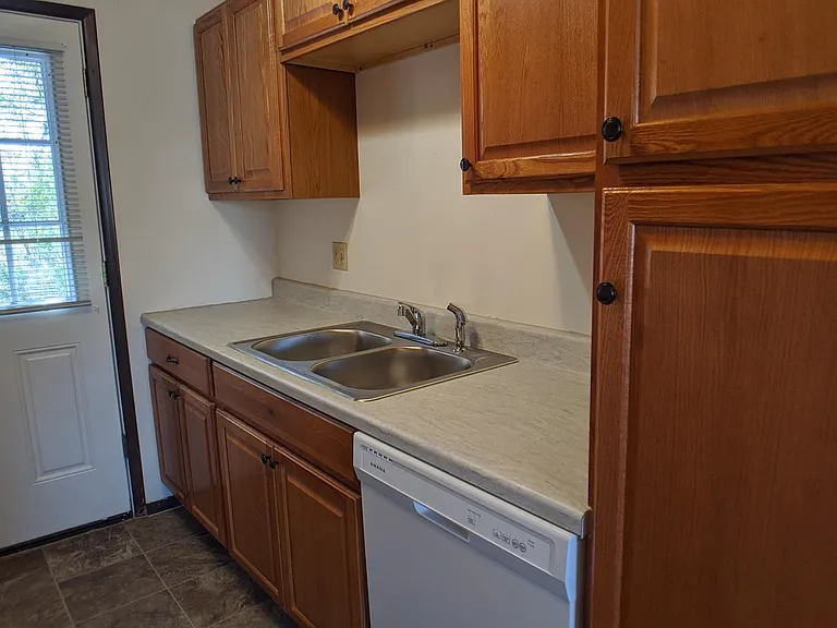 596 Roma Ct #C — Photo 5