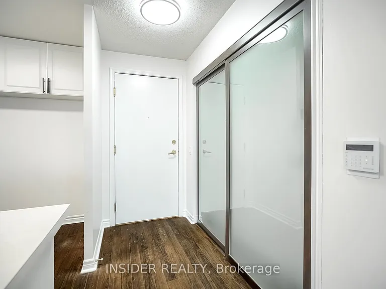 35 Kingsbridge Garden Cir #2009 — Photo 10