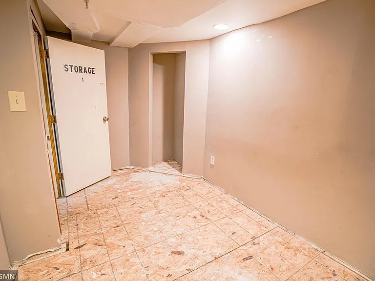 2940 Vincent Ave N #2 — Photo 8