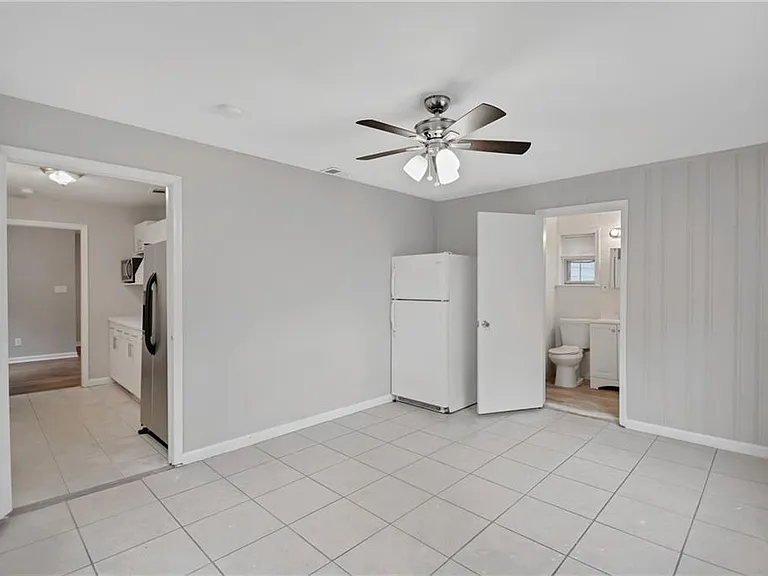 1877 Sumter St NW — Photo 11