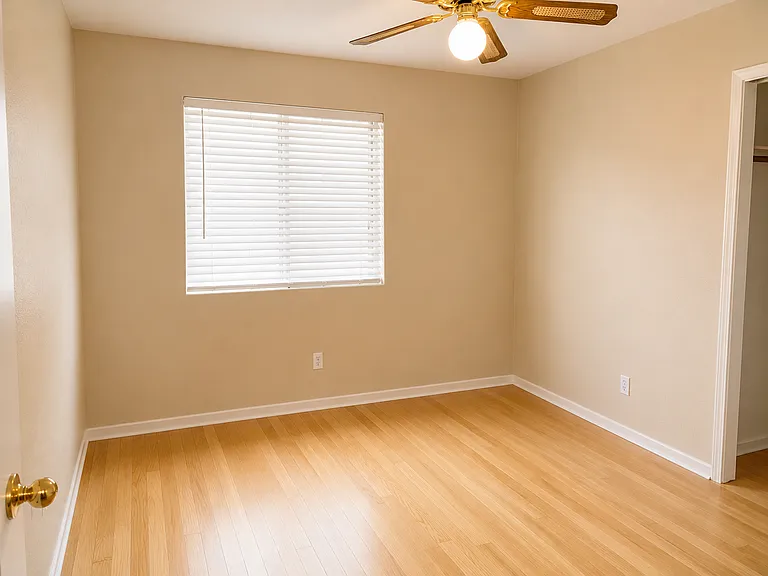 832 W Silver Creek Rd — Photo 10