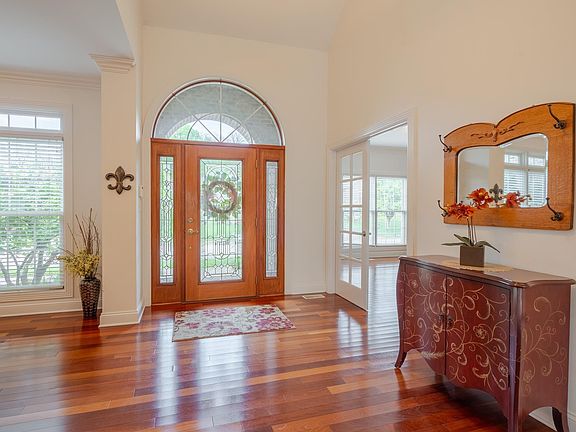 3rd image of 4644 Estate Dr