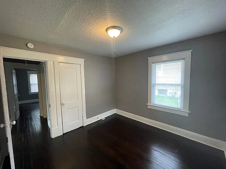 8226 Flora Ave — Photo 7