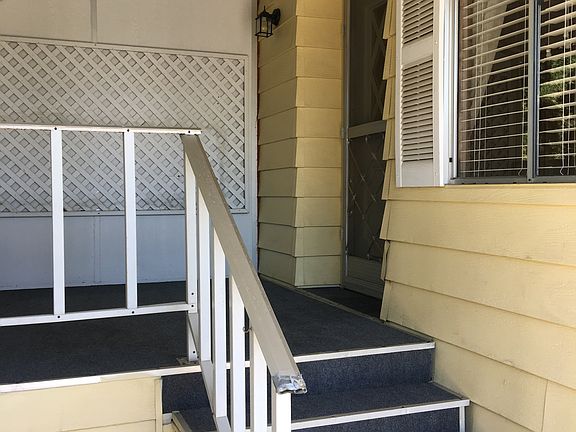 3rd image of 83 Sand Point Dr