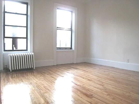 Rented by Metropolitan Equities | media 15