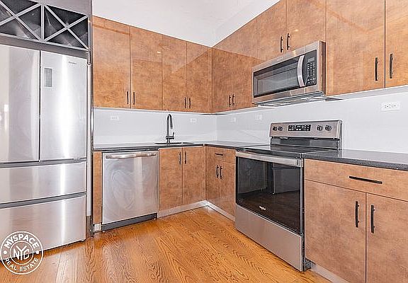 3rd image of 1548 Fulton St #3B