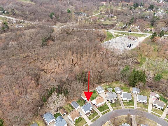 3rd image of 2420 Parkview Dr