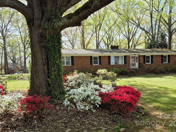 725 Plantation Rd, Lancaster, SC 29720