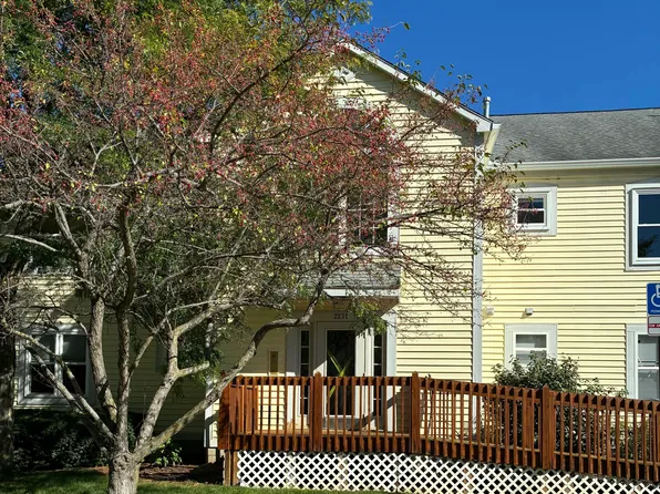 2231 S Huron Pkwy APT 2, Ann Arbor, MI 48104