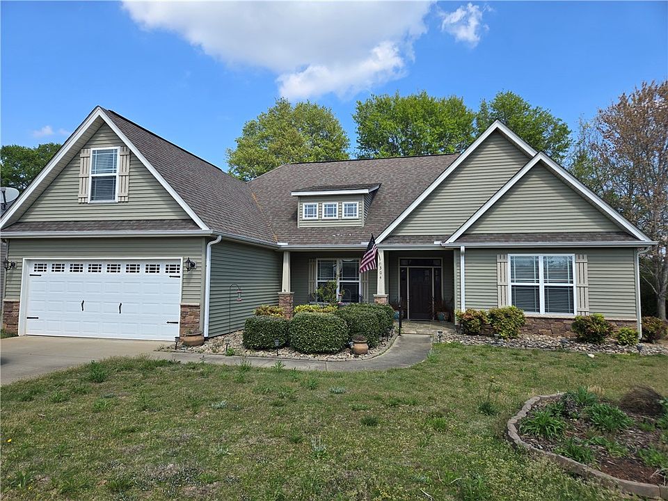 1st image of 304 Knoll View Dr