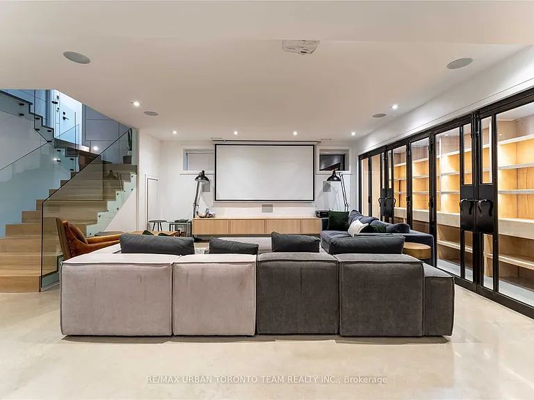 39 Cardigan Rd — Photo 33