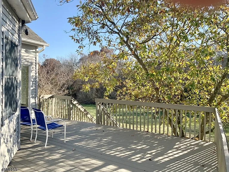 9 Collins Dr — Photo 25