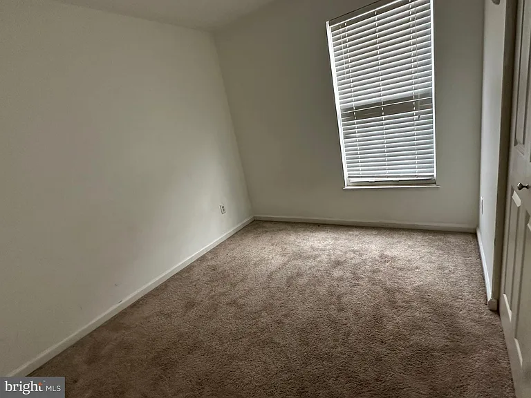 108 Steven Ln — Photo 18