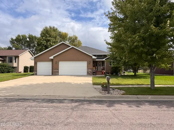 1508 N Park St, Watertown, SD 57201