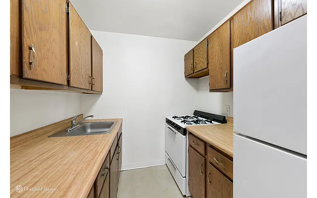 Rented by Douglas Elliman | media 3