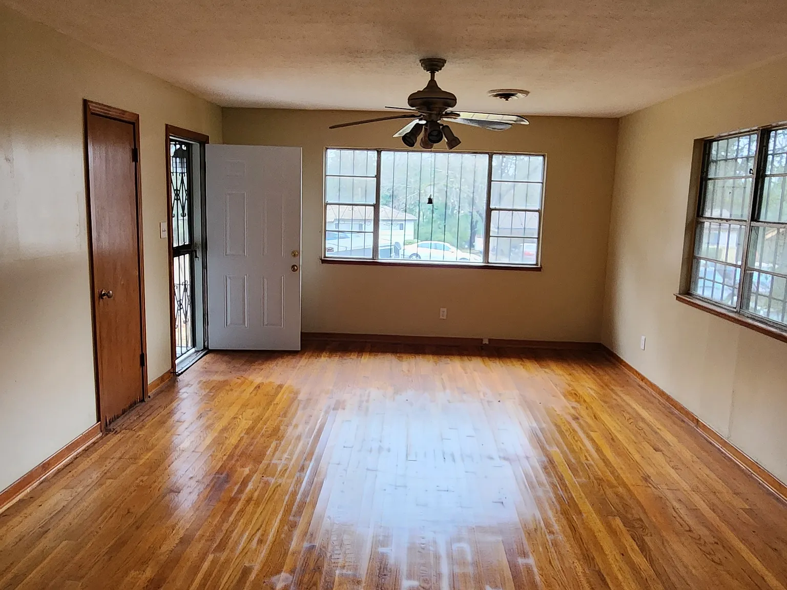 729 Heather Lane - 1 — Photo 4