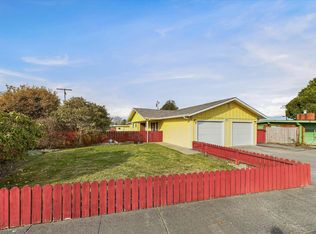 3445 Middlefield Ln, Eureka, CA 95501